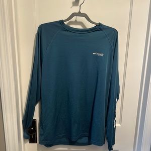 Columbia gear top